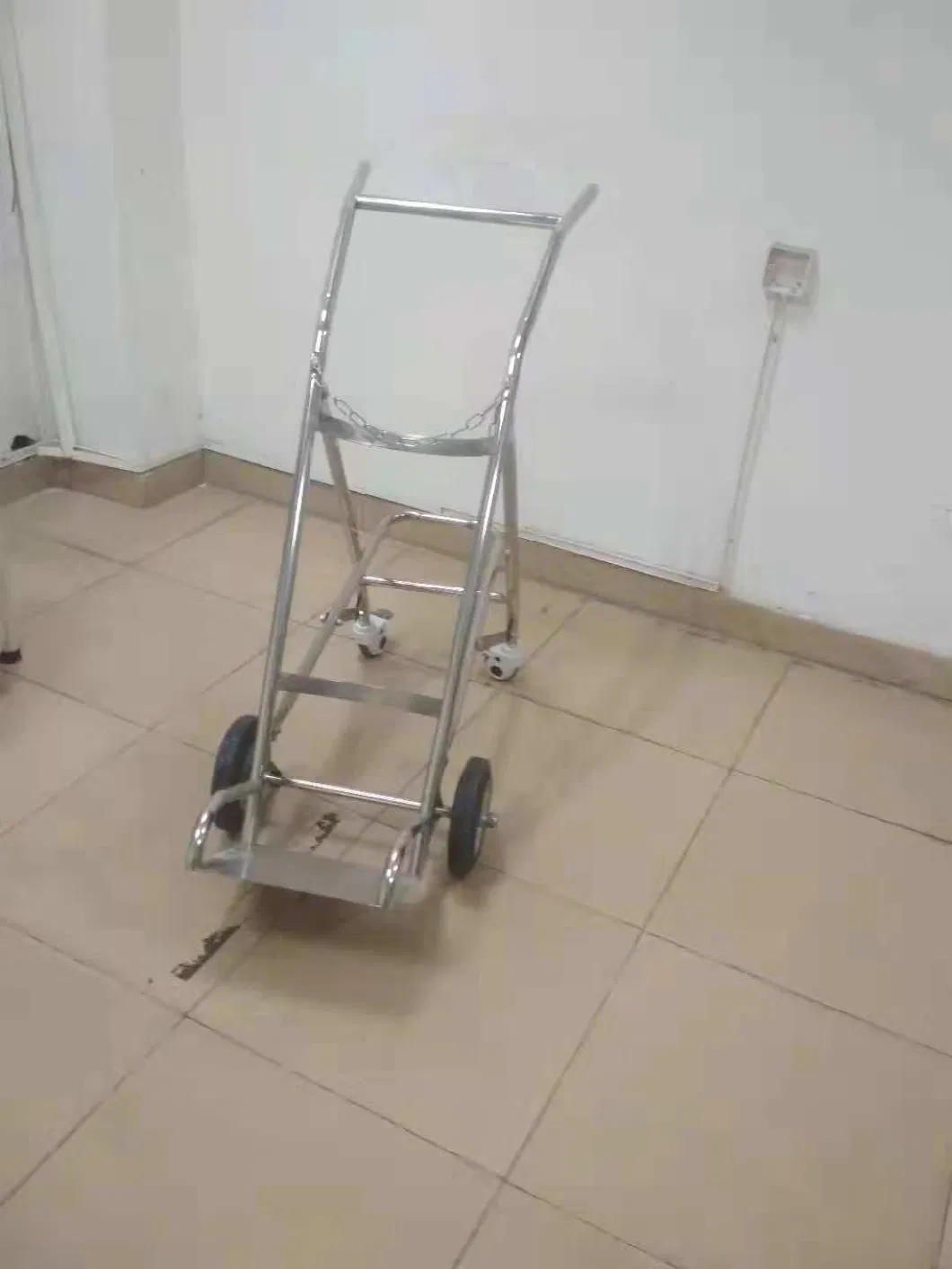 Stainless Steel Oxygen Tank Trolley for Gas Cylinder Hospital Furniture (SLV-E4007)